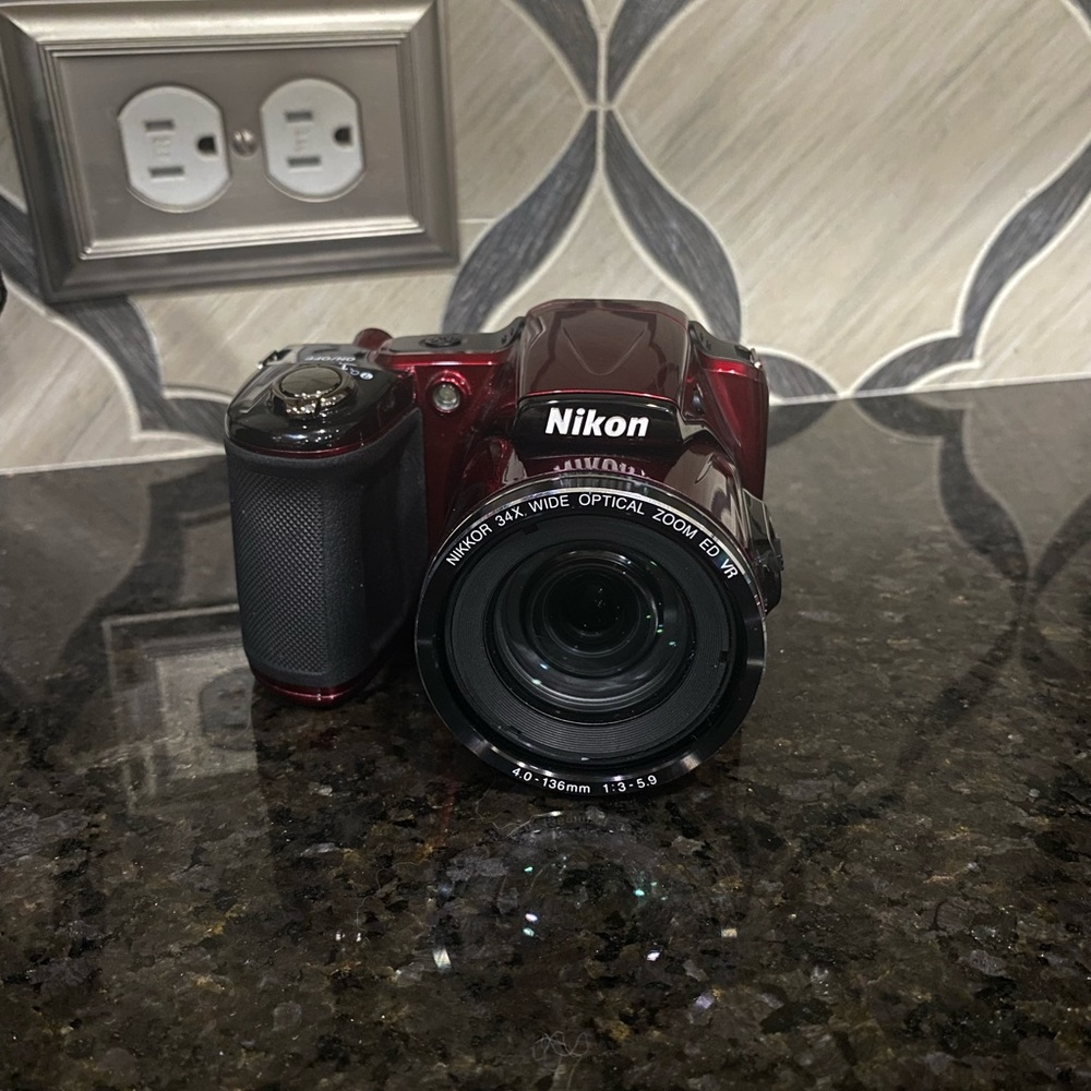 Nikon Coolpix L830 with camera bag